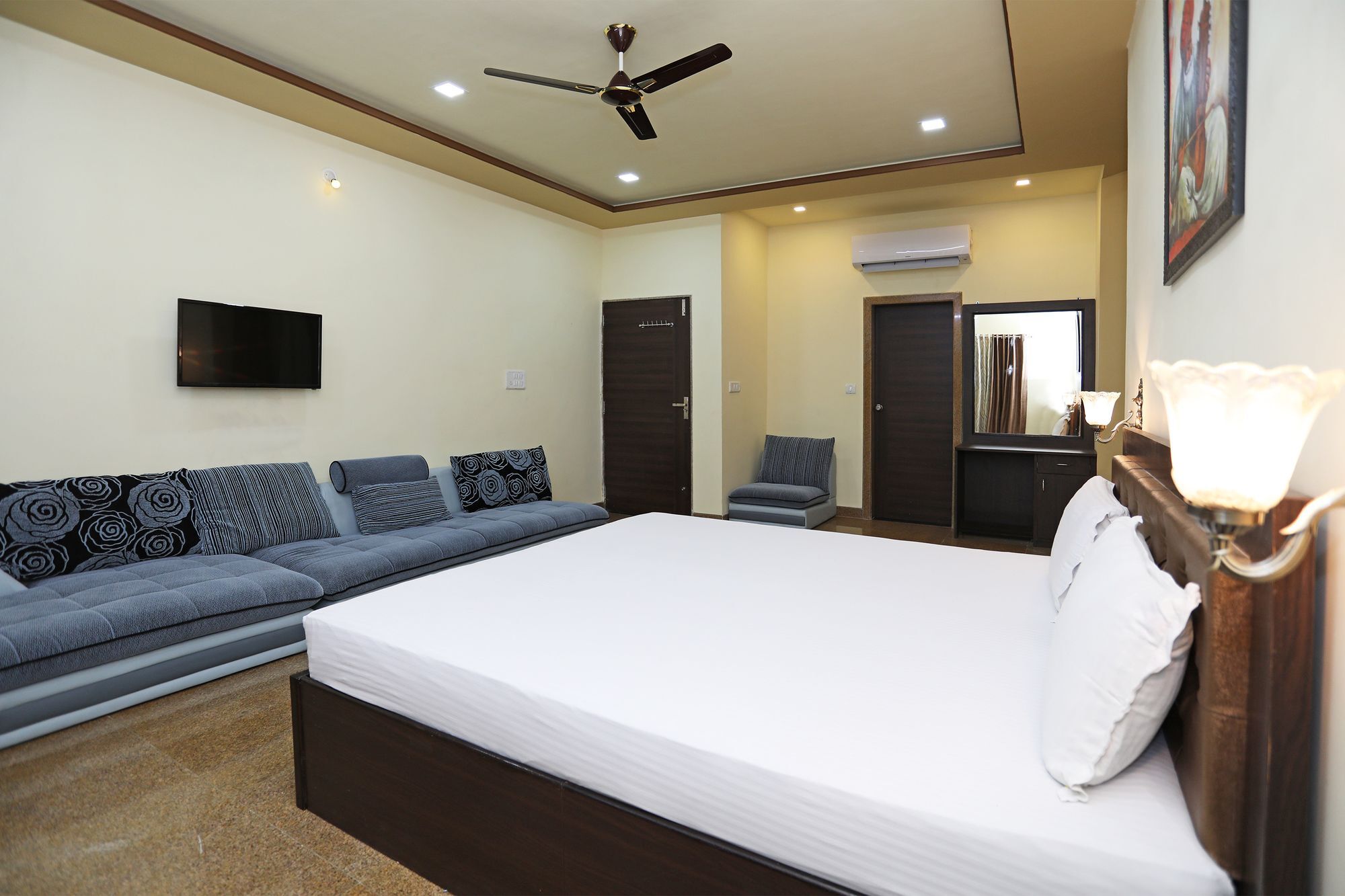 Oyo 9428 Hill View Room Goverdhan Vilas Udaipur Luaran gambar