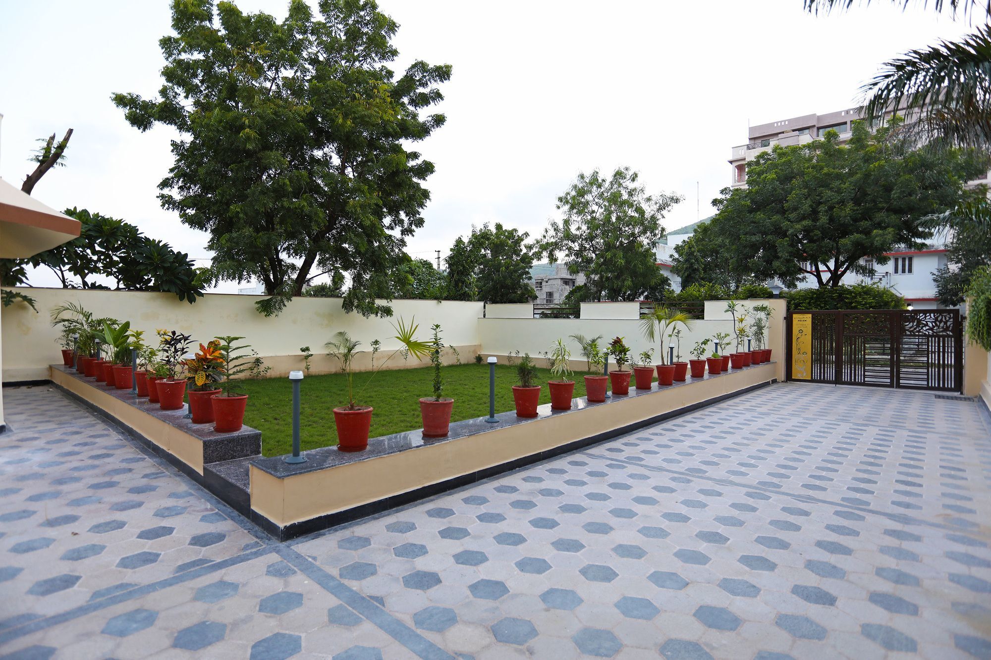 Oyo 9428 Hill View Room Goverdhan Vilas Udaipur Luaran gambar