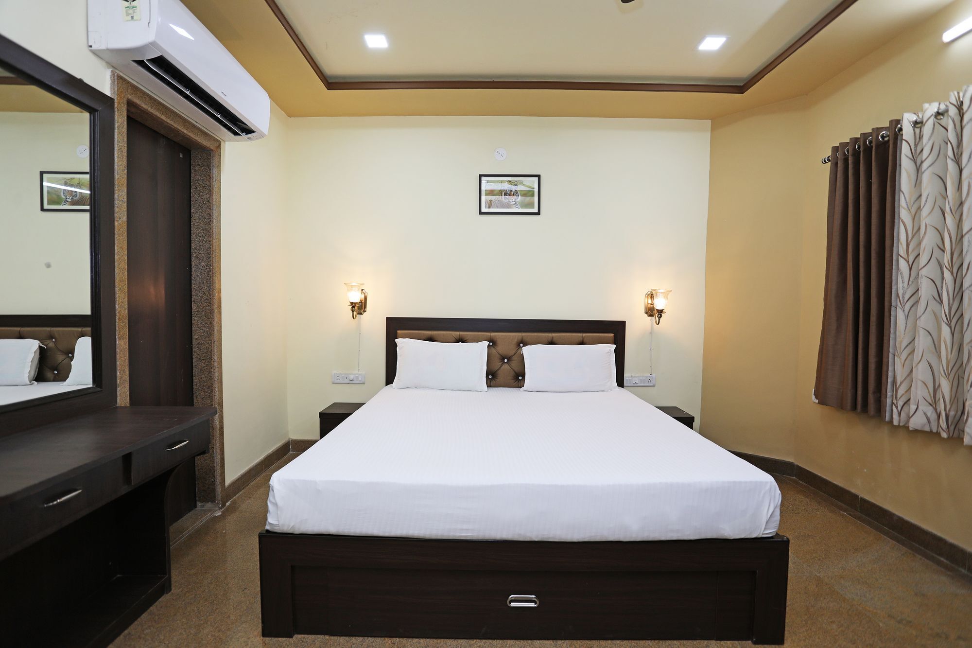 Oyo 9428 Hill View Room Goverdhan Vilas Udaipur Luaran gambar