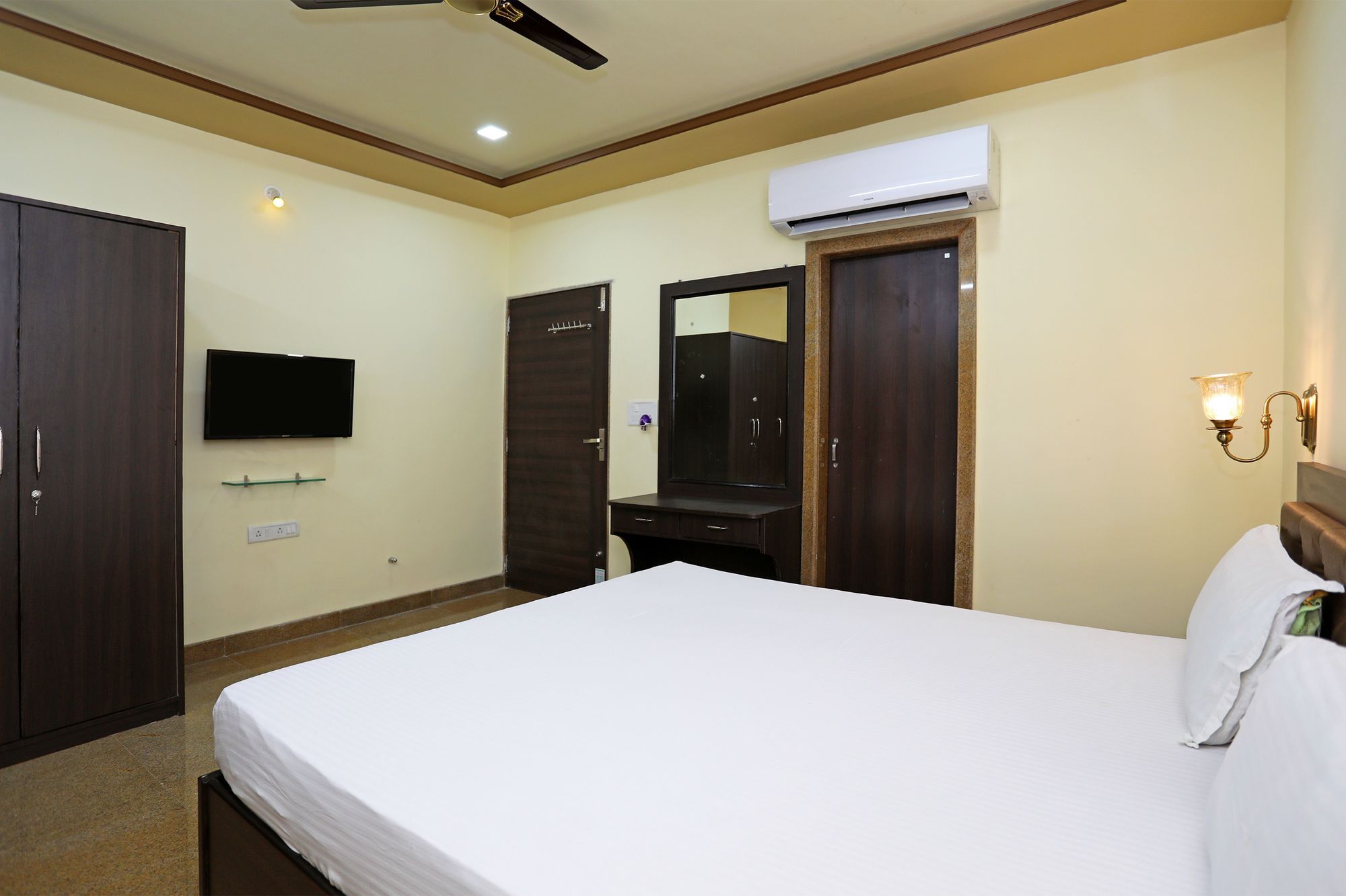 Oyo 9428 Hill View Room Goverdhan Vilas Udaipur Luaran gambar